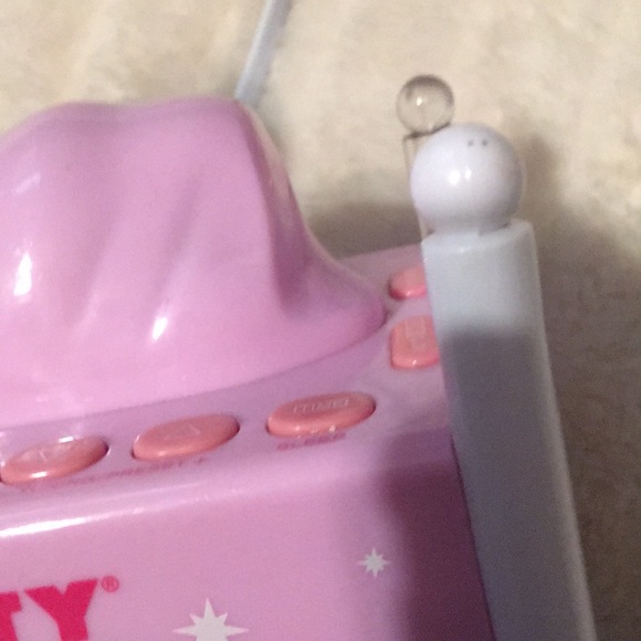 Hello Kitty Clock Radio - Picture 3 of 4